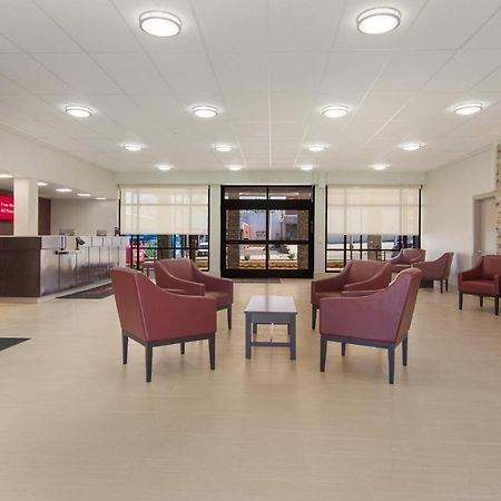 Red Roof Inn Plus & Suites 伊利 外观 照片
