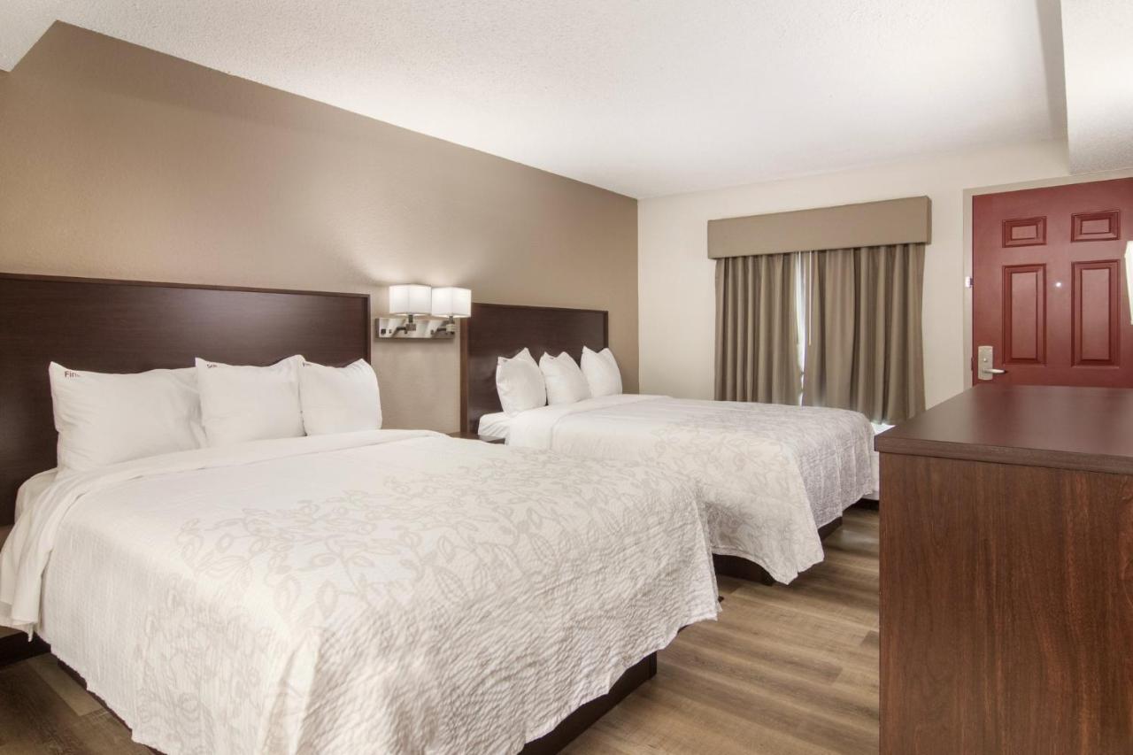 Red Roof Inn Plus & Suites 伊利 外观 照片