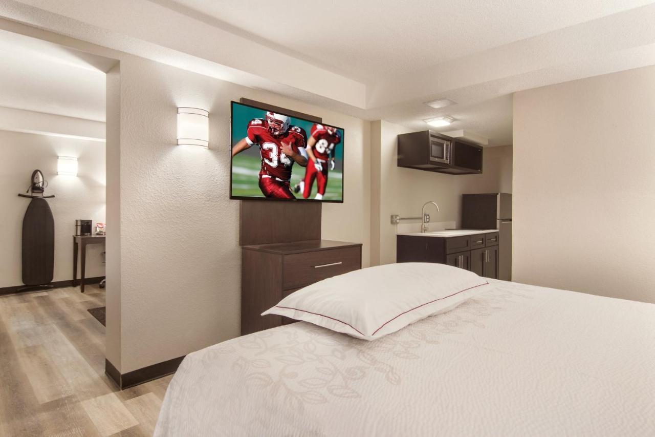 Red Roof Inn Plus & Suites 伊利 外观 照片