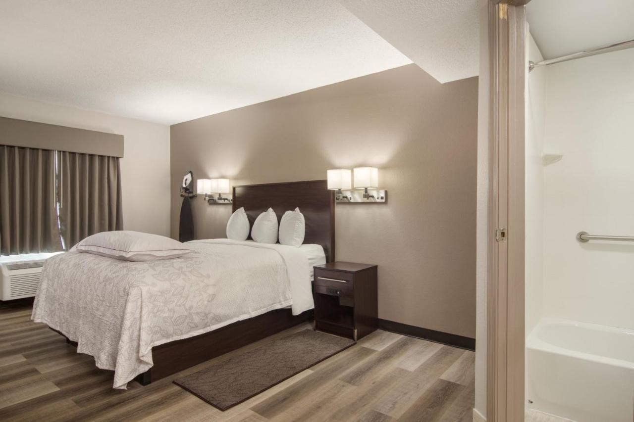 Red Roof Inn Plus & Suites 伊利 外观 照片
