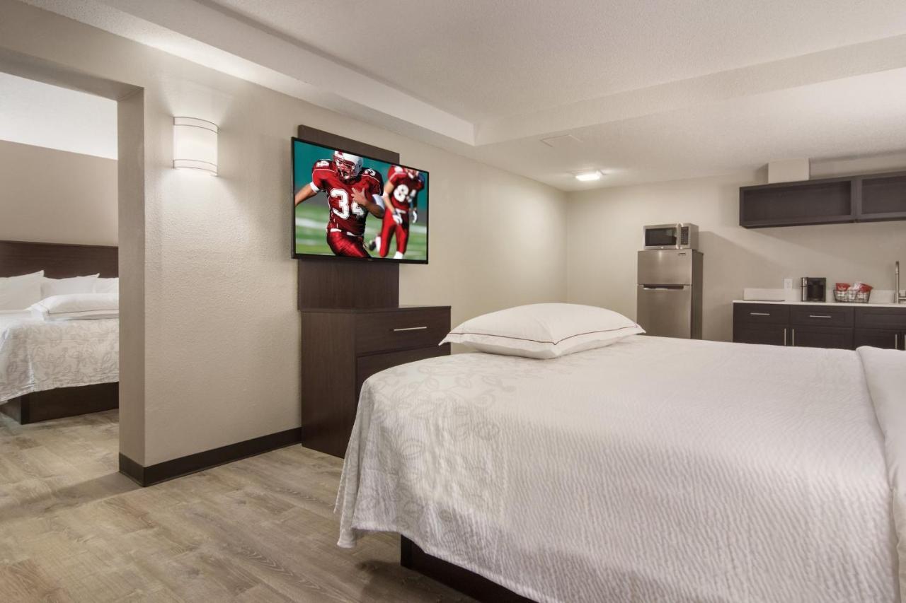 Red Roof Inn Plus & Suites 伊利 外观 照片