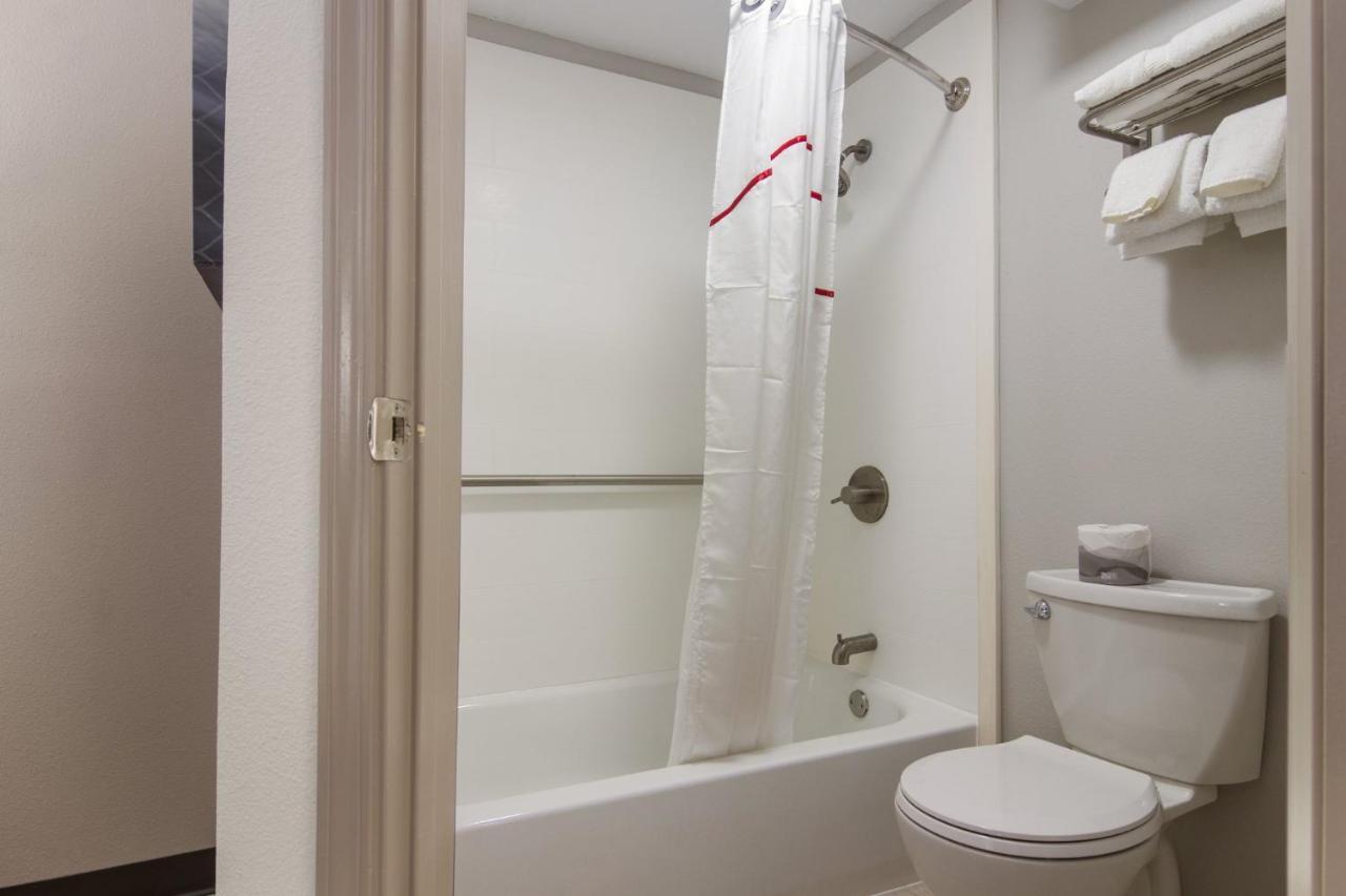 Red Roof Inn Plus & Suites 伊利 外观 照片