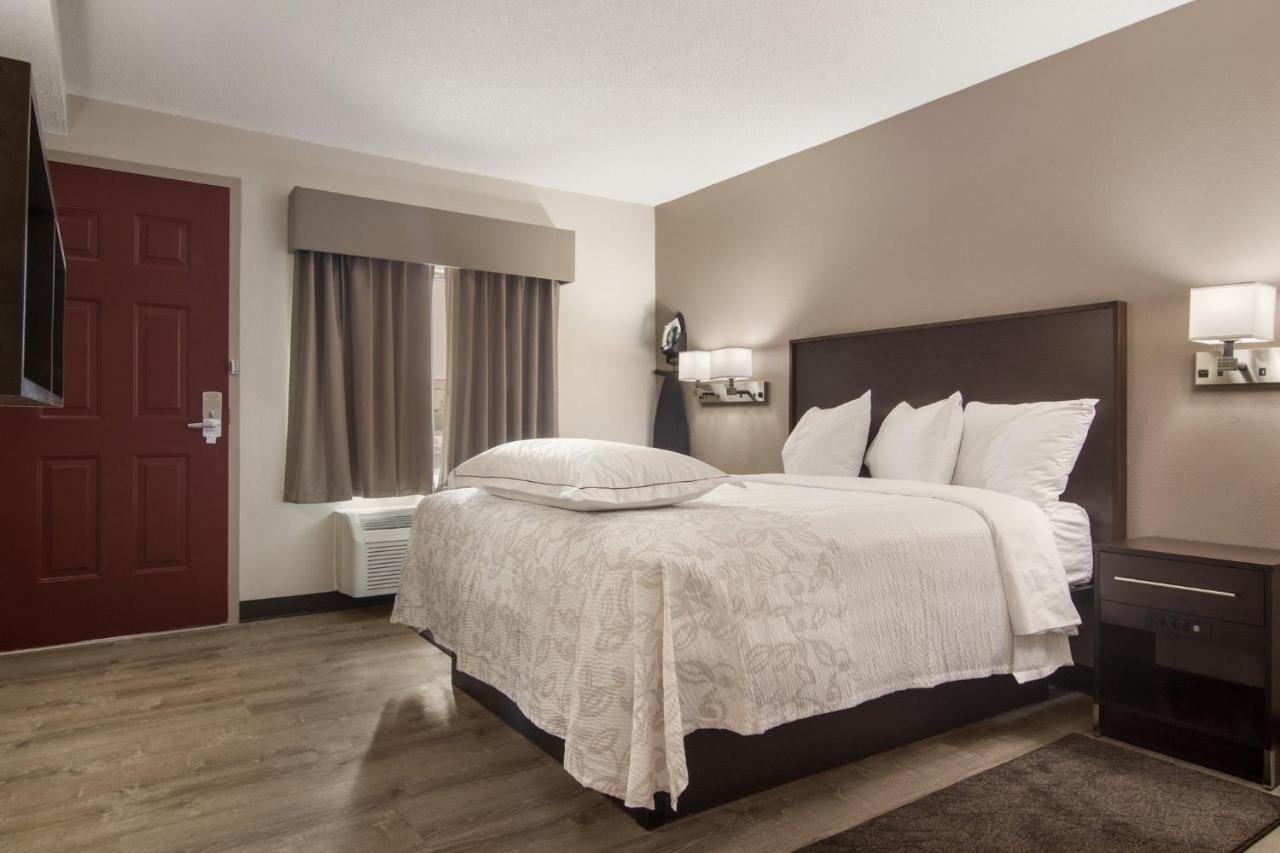 Red Roof Inn Plus & Suites 伊利 外观 照片