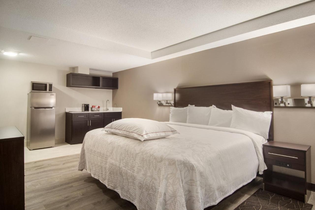 Red Roof Inn Plus & Suites 伊利 外观 照片