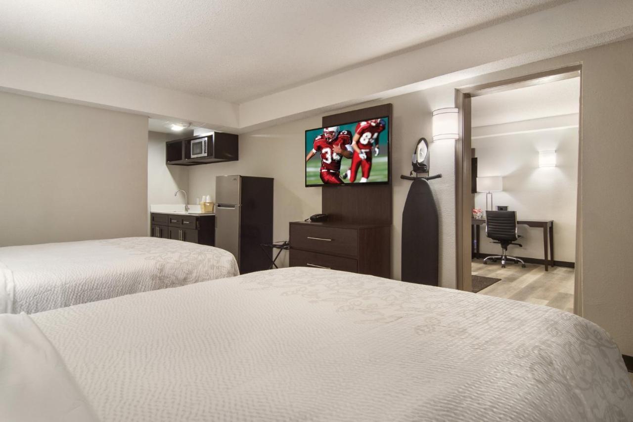 Red Roof Inn Plus & Suites 伊利 外观 照片